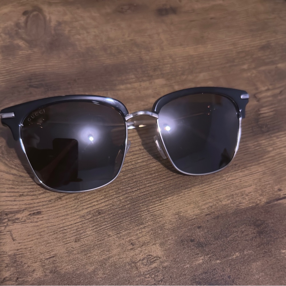 Authentic Gucci sunglasses Model GG0918S 001